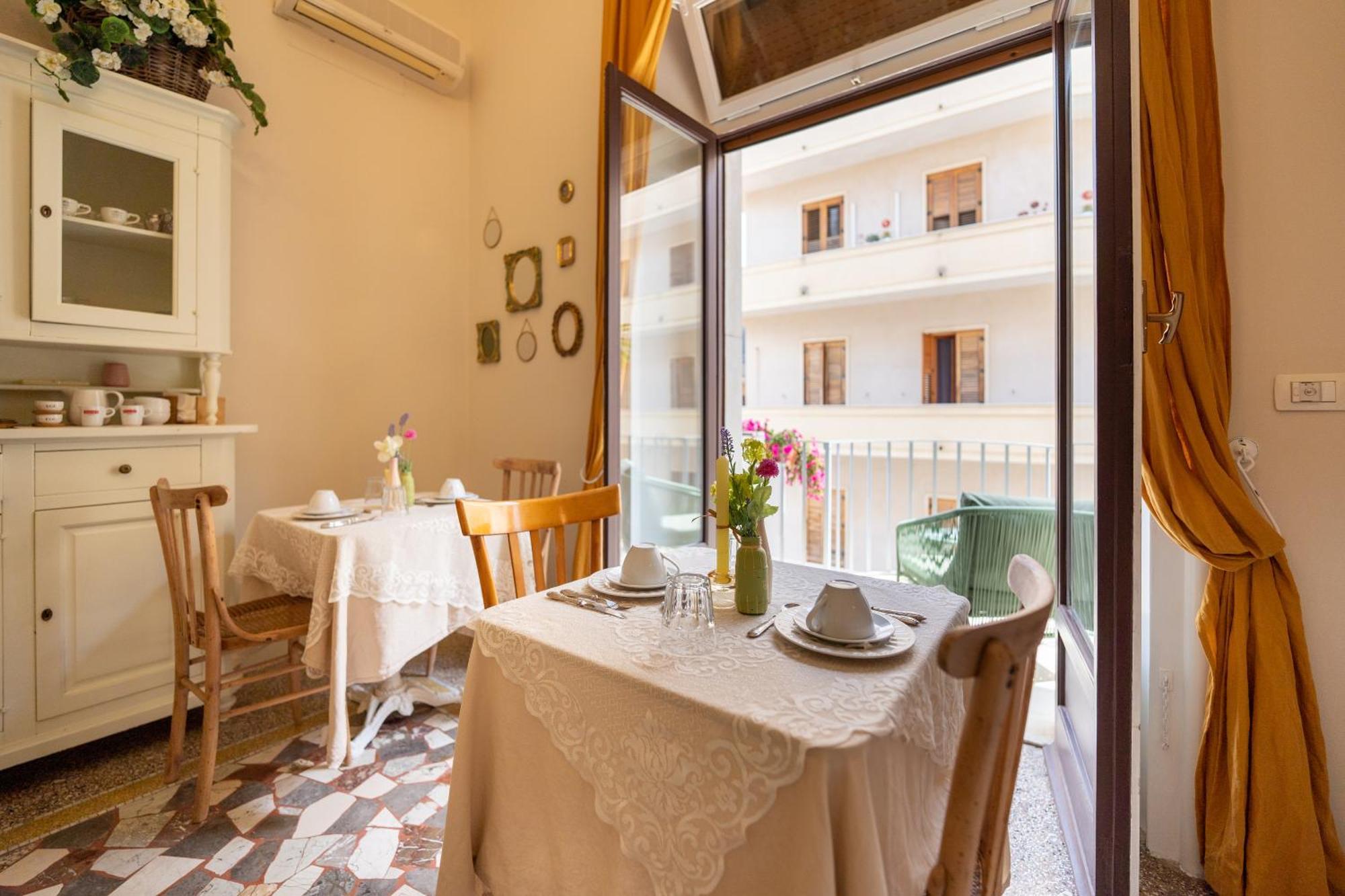 Joy's Ortigia Bed & Breakfast *